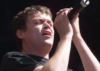 3 Doorways Down Frontman Brad Arnold Useless At 47