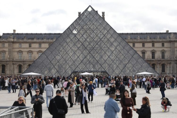 Louvre Faces €10M Loss After A long time-Lengthy Ticket Fraud Busted