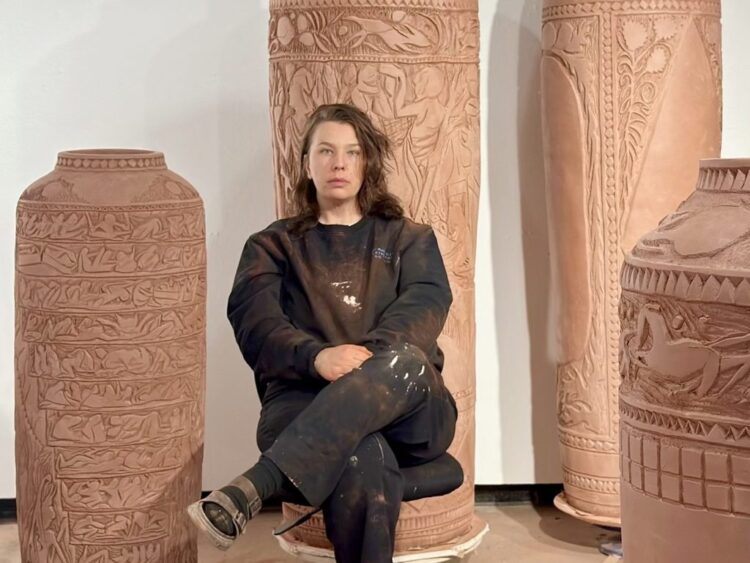 Artist Who Made Nonetheless Lifes, Ceramics Dies at 41
