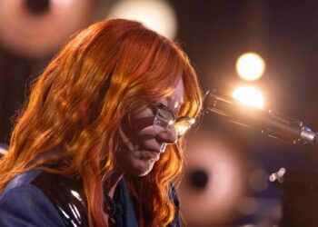 Tori Amos Performs In The BBC Radio 2 Piano Room: Watch