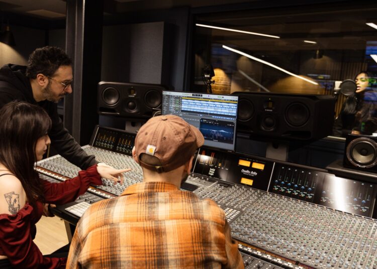 The Fundamentals of Time Stretching and Pitch Shifting  –