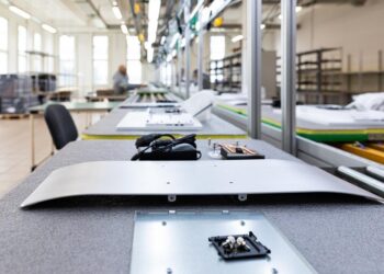 Ensamble esbelto en el taller de chapa metálica