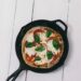 This Straightforward and Scrumptious Skillet Pizza Recipe Is an Instantaneous Traditional | Wit & Delight