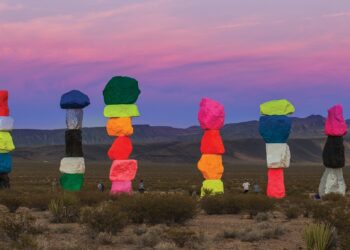 With 200+ Artworks, ‘Rainbow Goals’ Revels within the Huge Creativity of the Shade Spectrum — Colossal