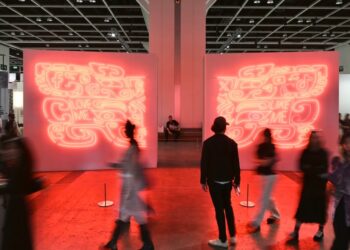 Blue-Chips Report Offers, Whereas Others Lament Sluggish Gross sales