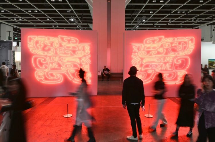 Blue-Chips Report Offers, Whereas Others Lament Sluggish Gross sales