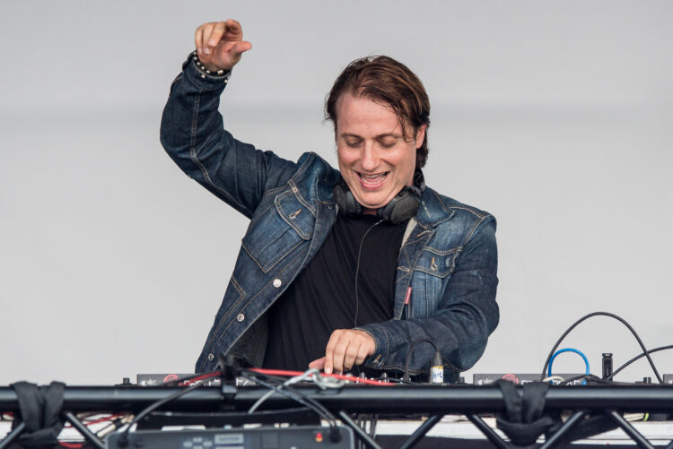 EDX Turns the Invisible Into the Intimate With Deep Home Stunner, ‘Environment’