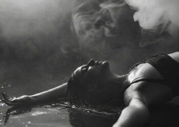 Love Turns into Life Assist in Sarah de Warren and CIRCA96’s Trance Anthem, ‘Respiration Underwater’