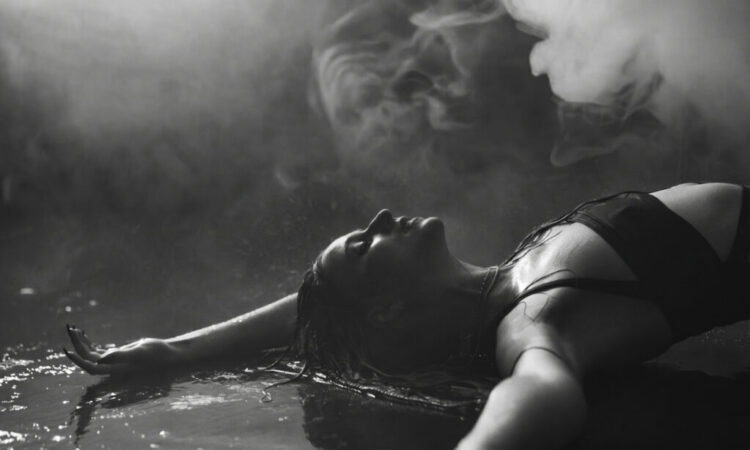 Love Turns into Life Assist in Sarah de Warren and CIRCA96’s Trance Anthem, ‘Respiration Underwater’