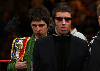 Oasis, Iron Maiden, Phil Collins, Extra