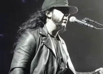 System Of A Down’s Daron Malakian: “If We Can Be On Stage Collectively And Have Completely different Ideas And Completely different Beliefs, You Can Be Collectively Too”