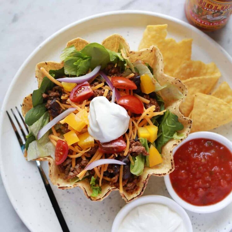 EASY Do-it-yourself Taco Salad – A Stunning Mess