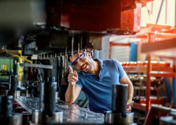 Traits that make a fab store worker stand out