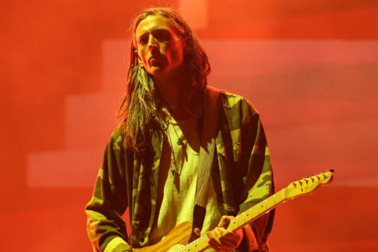 The Strokes’ Nick Valensi Taking ‘Non permanent Break’ From the Band