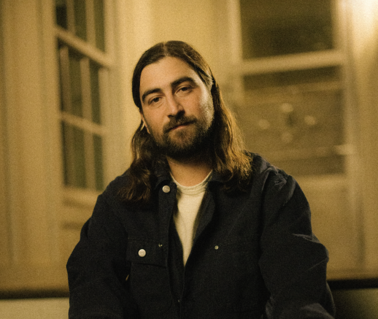 Noah Kahan ‘The Nice Divide’ Album Assessment: A Not-That-Unlikely Everyman Star
