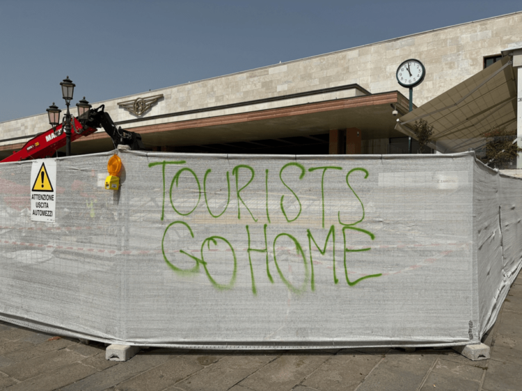 “We’re at risk of turning into a stage with out actors:” Contextualizing Modern Overtourism in Venice, Italy – Lively Historical past