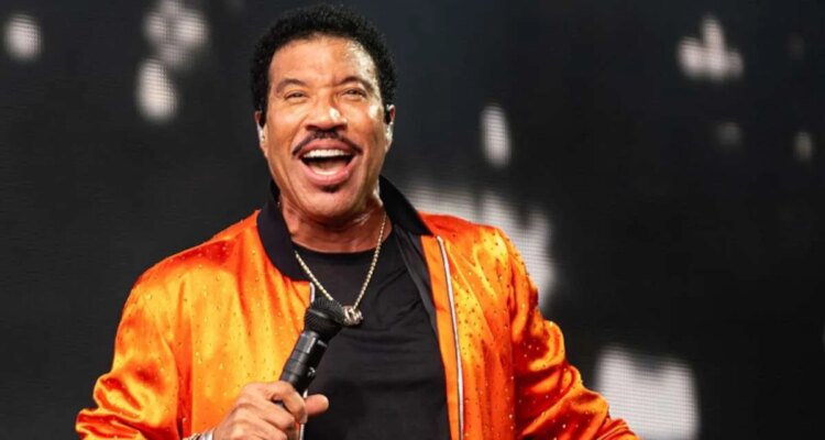 Lionel Richie Strikes to Trademark His Voice in 4 Purposes