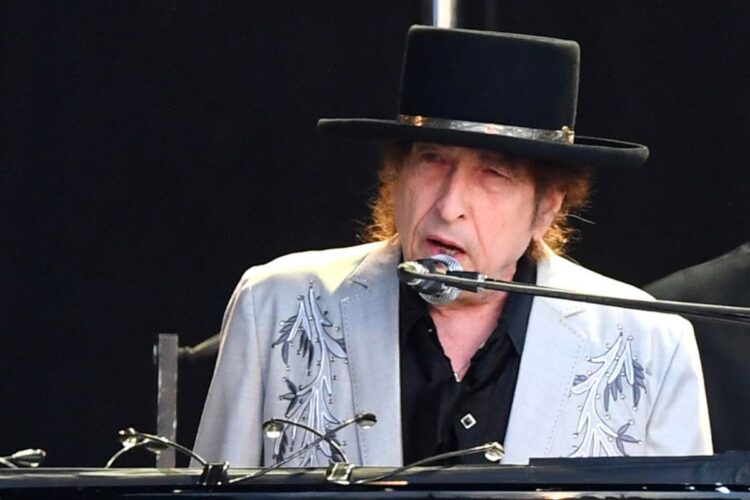 Bob Dylan Makes Stunning Modifications to Dwell Band Mid-Tour