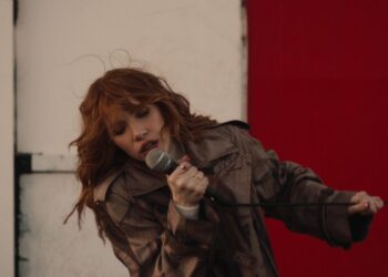 Carly Rae Jepsen Needs to Be Extra Than Pals on New Music “On Wires”