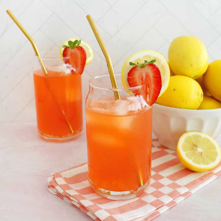 Strawberry Lemonade – A Lovely Mess