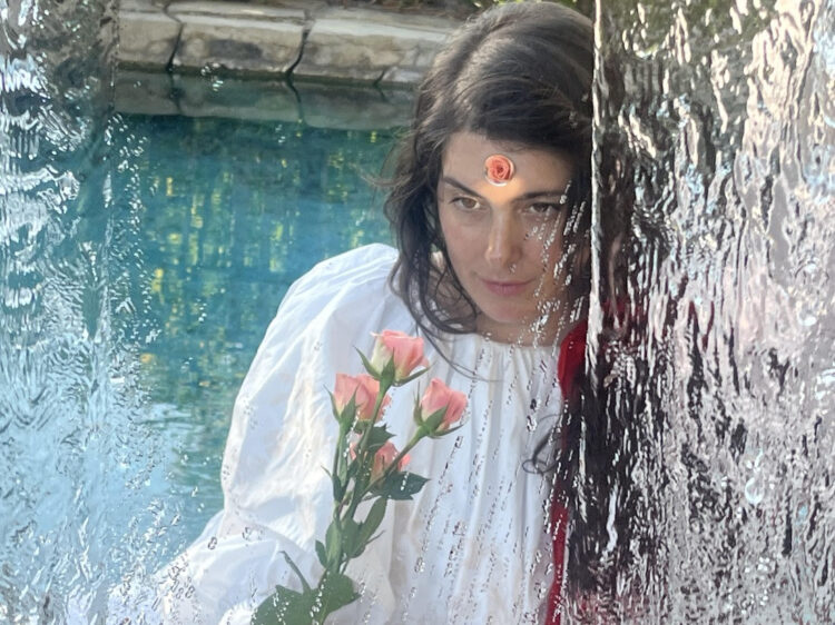 Sari Lightman Shares New Track “Give It All Up”: Pay attention