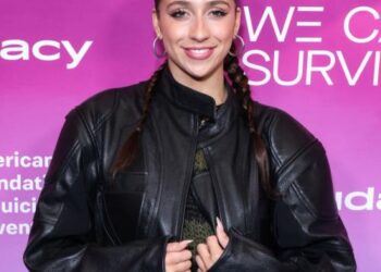 Tate McRae sparks fan frenzy with mysterious posters and shock teasers forward of pageant weekend – Music Information