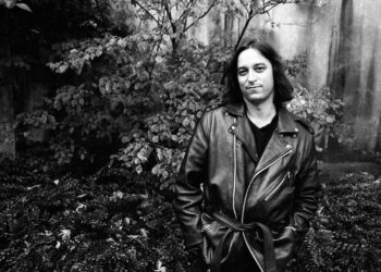 “I really feel like taking pictures folks!” Within the run-up to 1988’s US presidential election, R.E.M. guitarist Peter Buck had some outrageously darkish and violent ideas