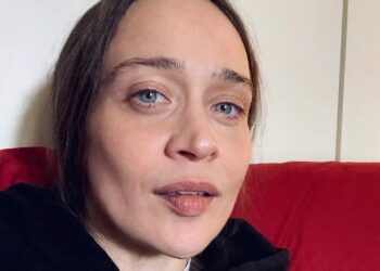 Fiona Apple Says She’s Struggling To Write About The World’s “Limitless Barrage Of Horrors”
