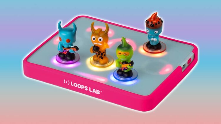 Tiny “Responsive Stage” Lets You Make Beats by Inserting Collectible Collectible figurines On It