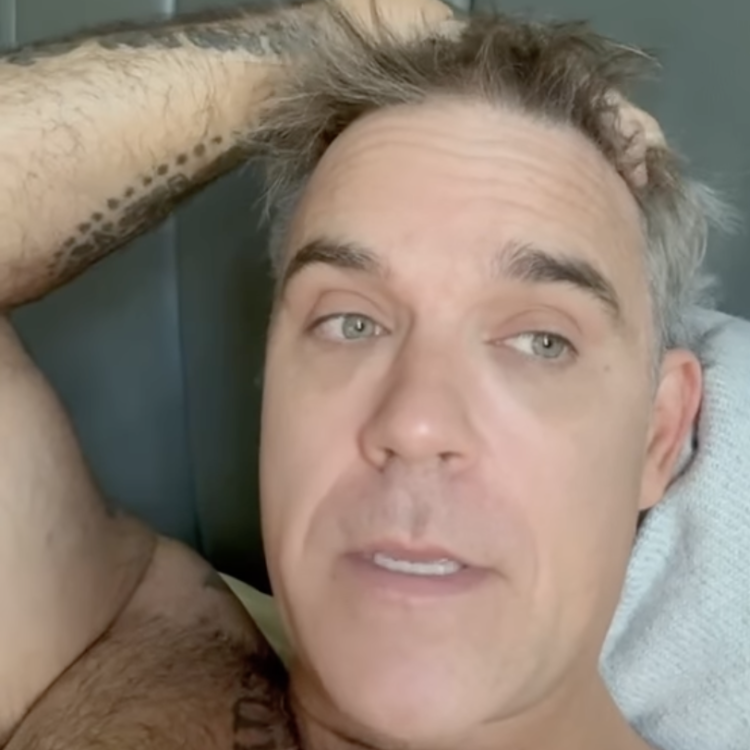 Robbie Williams Addresses Viral Video Displaying White Substance Throughout His World Cup Interview