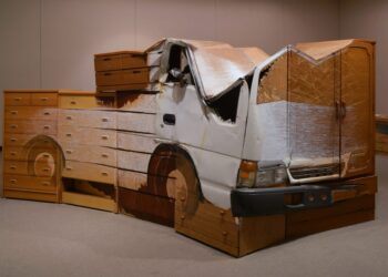 Dynamic Scenes Emerge from Fumiaki Aono’s Wood Assemblages — Colossal
