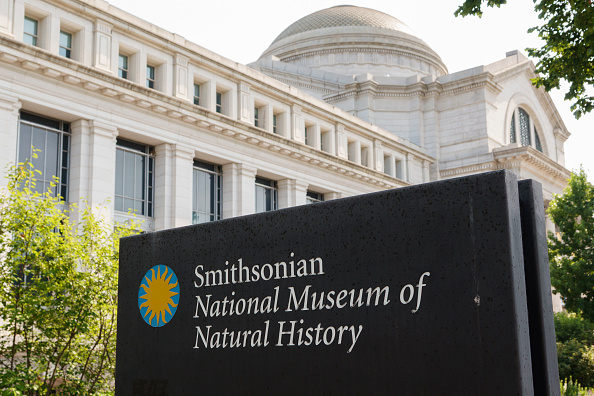 Indicators to Be Put in Exterior Smithsonian Warning of Political Bias
