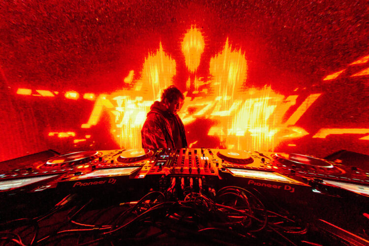 Nitepunk Casts a Lengthy Shadow On Menacing New Single, ‘Umbra’