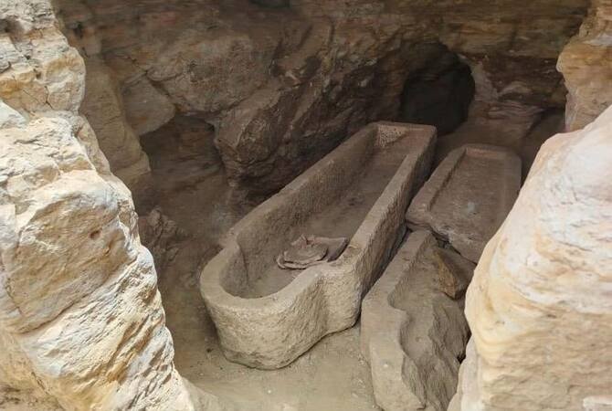 Egyptian Archaeologists Uncover Three Historical Tombs at Bahariya Oasis