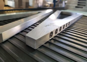 CNC Machining vs. Metallic Fabrication: What’s the Distinction?
