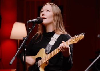 Watch Julia Jacklin Cowl Sugar Ray’s “Each Morning”