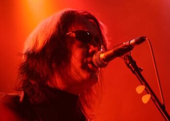 10 Greatest Rock Songs About A Damaged Coronary heart