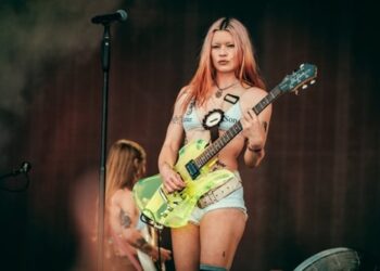 10 Moist Leg Songs We Cannot Cease Listening To