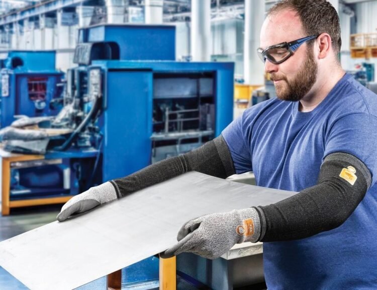 Sleeve provided in a number of sizes for cut-hazard workplaces