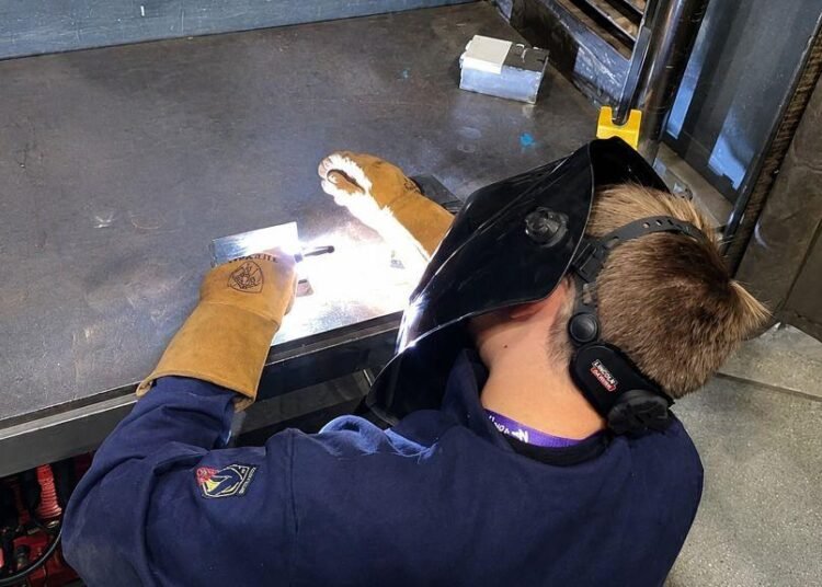 McHenry faculty introduces younger college students to manufacturing careers