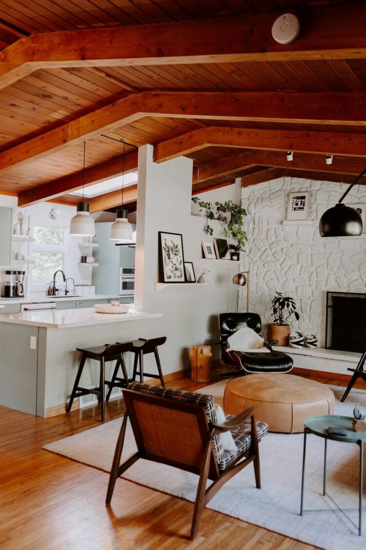 Take a Tour of This Nineteen Fifties Home