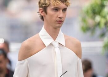 Troye Sivan reveals Charli xcx and Lily-Rose Depp impressed new music She’s the Finest – Music Information