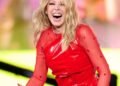 Kylie Minogue wows the group at Aussie Guidelines soccer closing in Melbourne – Music Information