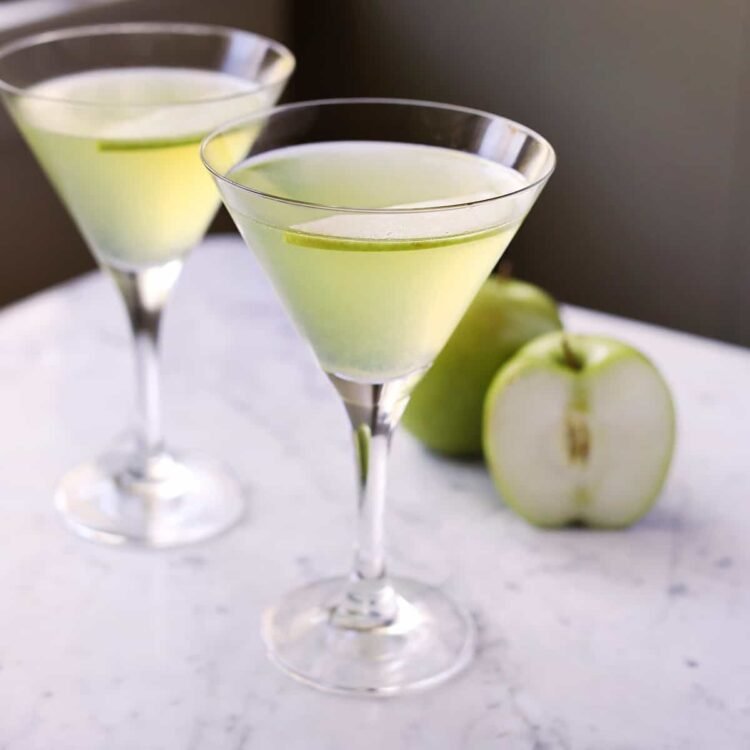 Appletini – Apple Martini – A Stunning Mess