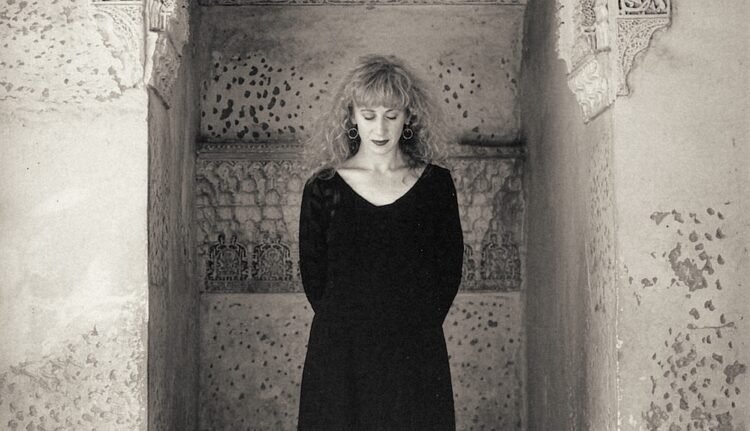 Loreena McKennitt’s “The Mystic’s Dream” transports us past time [Video]