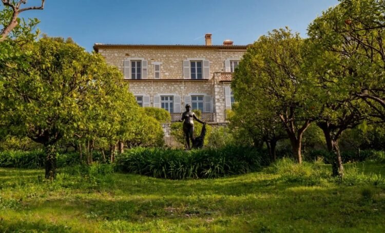 4 Work Stolen from the Renoir Museum in France