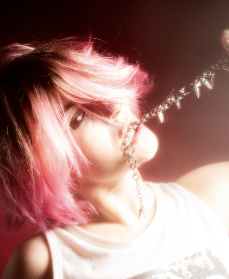 Marta Vega shares fuzzy but energetic single “OMG I’m In Love”