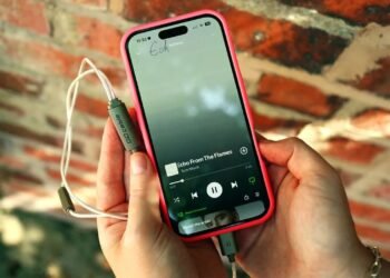 iFi audio unveils their DAC/Amp for IEMs with starter equipment – the GO cable