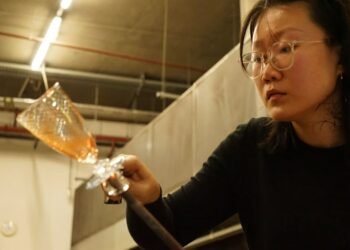 Materials Negotiations: Progress, Constraint and the Growth of Gao Yanjie’s Glass Follow