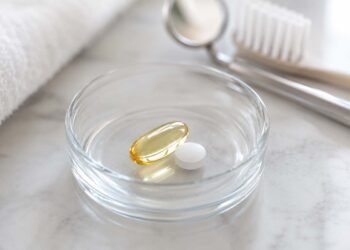Omega-3 Plus Aspirin Rivals Antibiotics for Gum Illness
